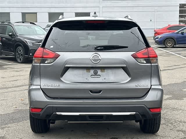 2017 Nissan Rogue SV photo 2