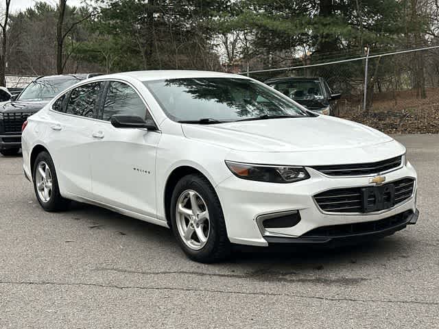 Thumbnail: 2017 Chevrolet Malibu - 19