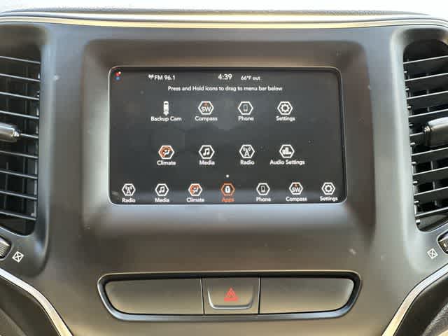 Thumbnail: 2019 Jeep Cherokee - 11