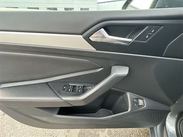 Thumbnail: 2024 Volkswagen Jetta - 15