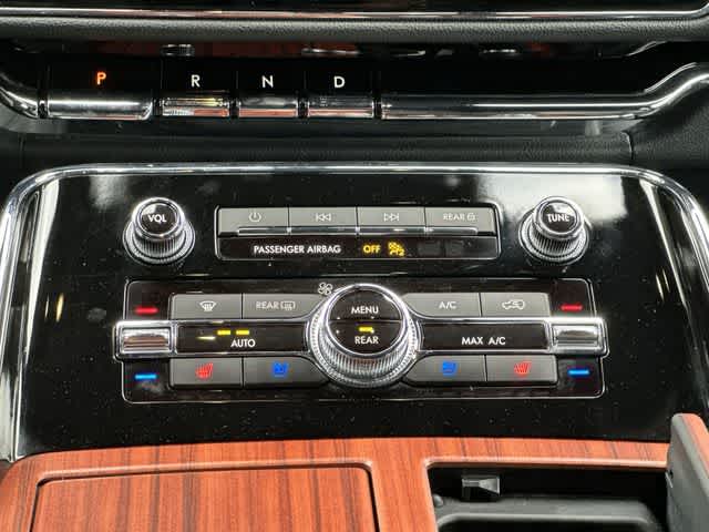 Thumbnail: 2024 Lincoln Navigator - 16