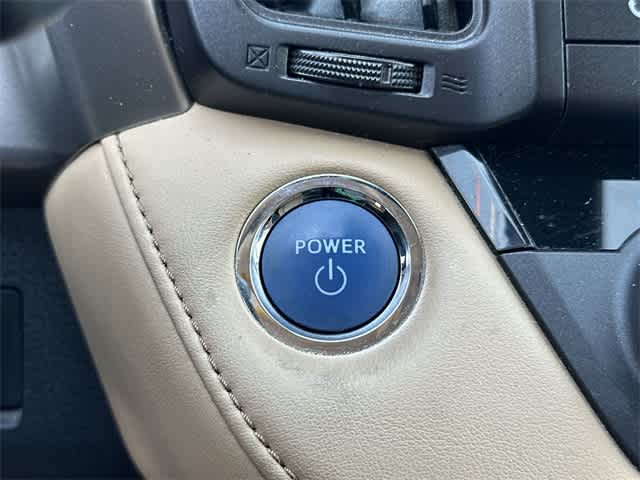 Thumbnail: 2018 Toyota RAV4 - 11