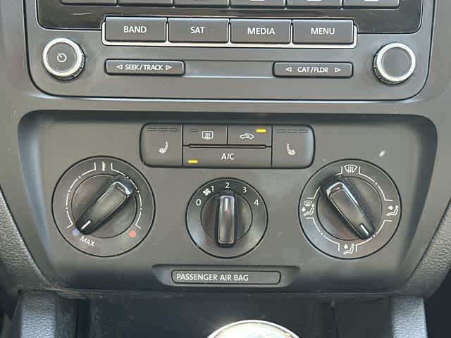 Thumbnail: 2014 Volkswagen Jetta - 9