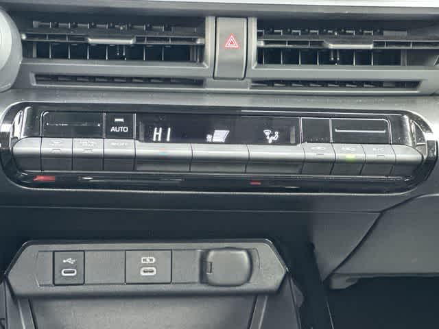 Thumbnail: 2024 Toyota Prius - 14