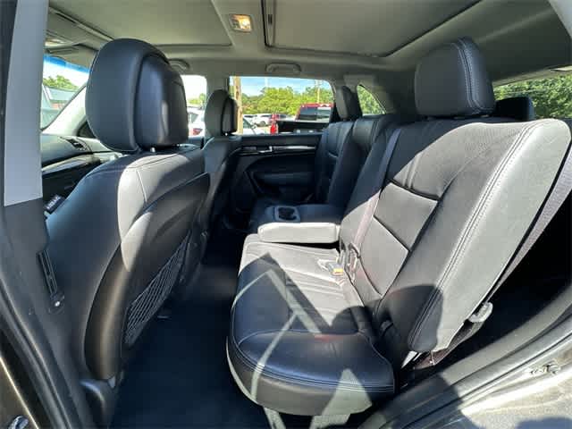 Thumbnail: 2012 Kia Sorento - 17