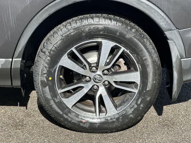 Thumbnail: 2018 Toyota RAV4 - 5