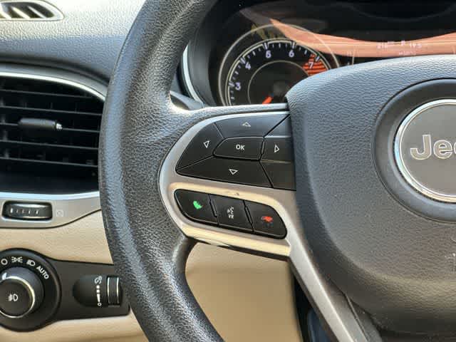 Thumbnail: 2019 Jeep Cherokee - 8