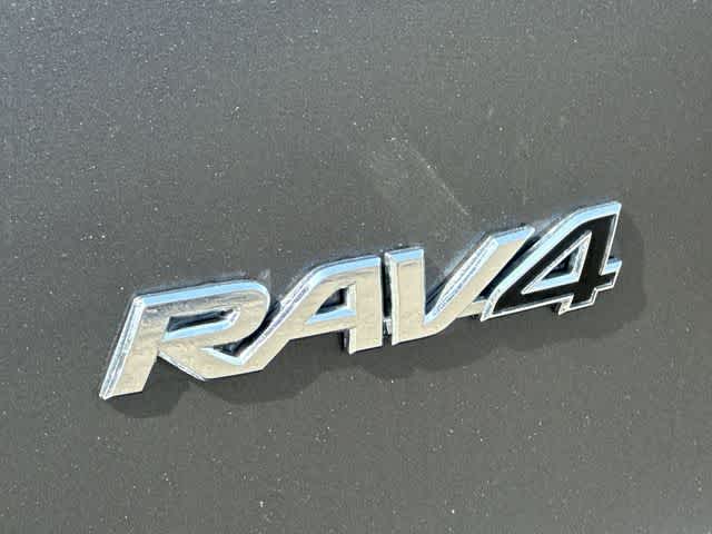 Thumbnail: 2018 Toyota RAV4 - 19