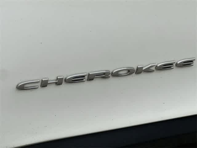 Thumbnail: 2019 Jeep Cherokee - 18