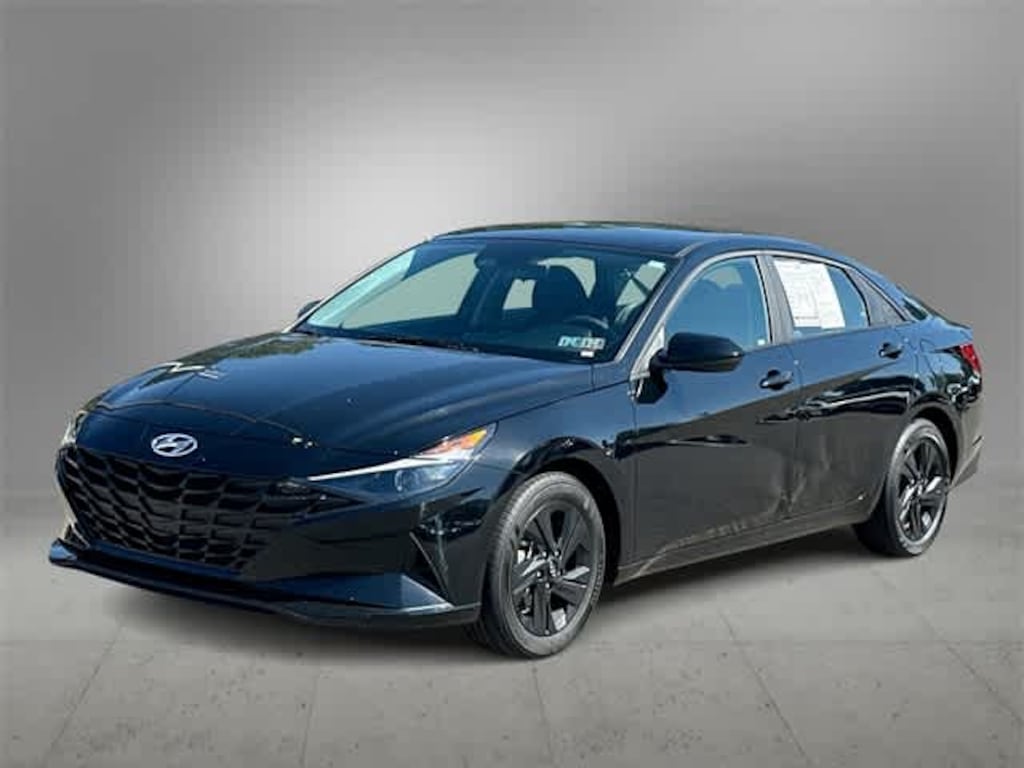 Used 2023 Hyundai Elantra SEL Sedan