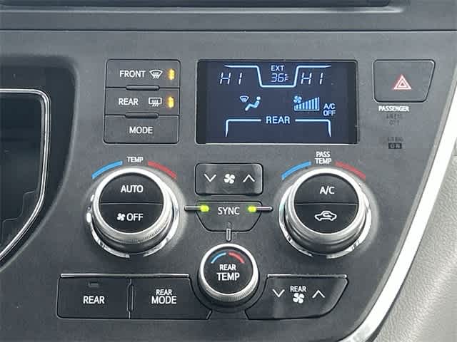 Thumbnail: 2017 Toyota Sienna - 14