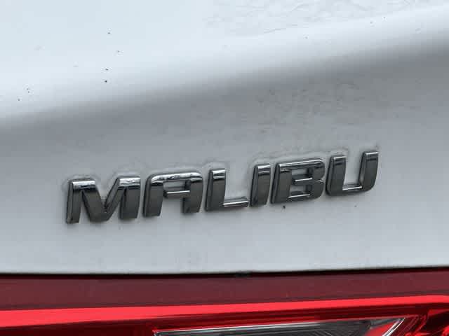 Thumbnail: 2017 Chevrolet Malibu - 17
