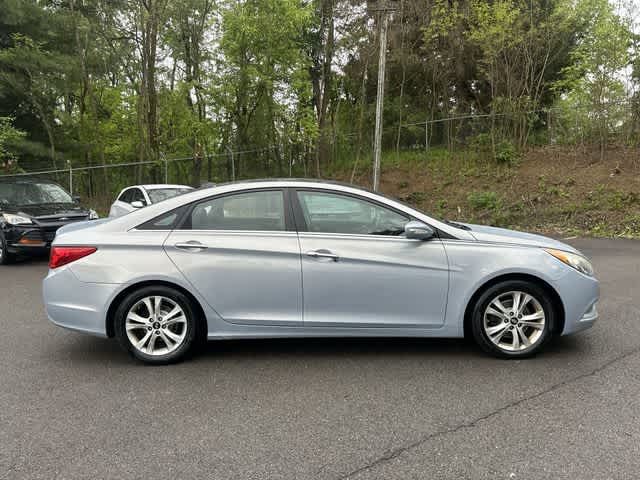 Thumbnail: 2012 Hyundai Sonata - 3