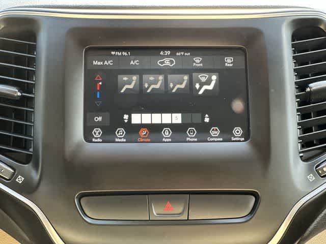 Thumbnail: 2019 Jeep Cherokee - 13