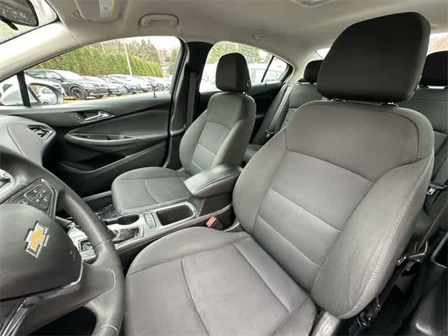 Thumbnail: 2017 Chevrolet Cruze - 15