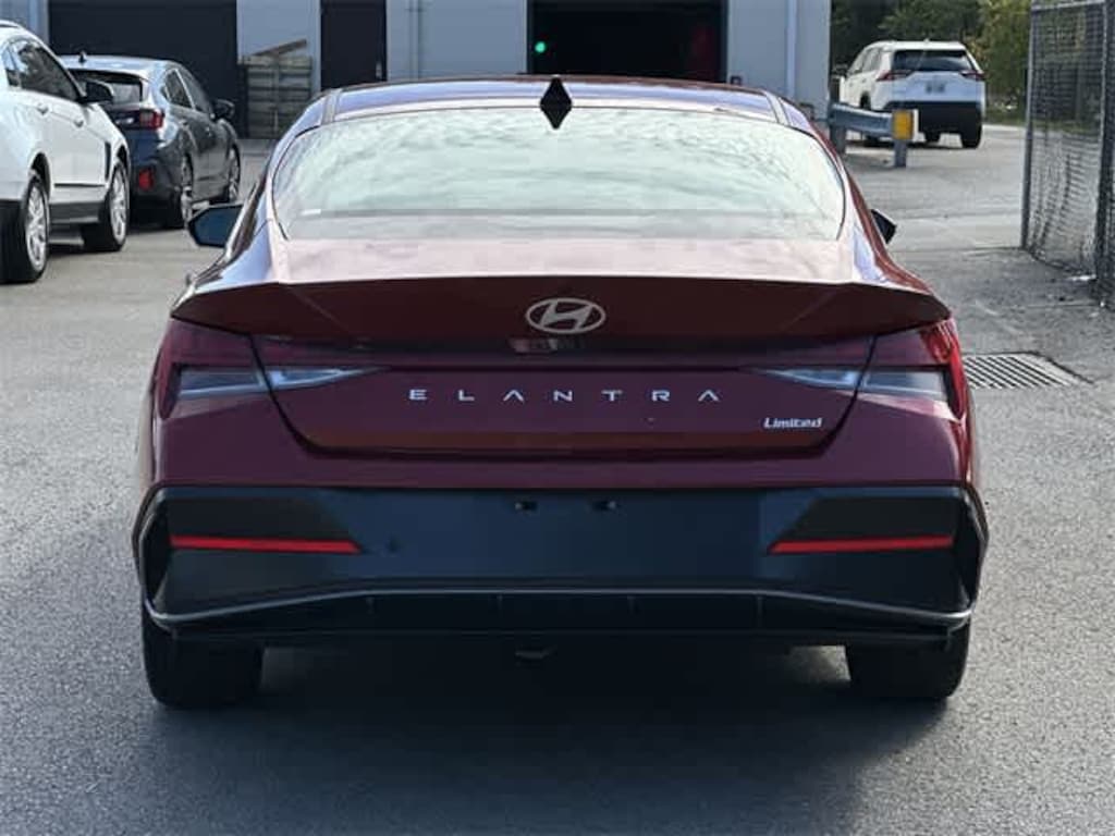 Used 2024 Hyundai Elantra Limited Sedan