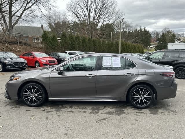 2024 Toyota Camry SE photo 2