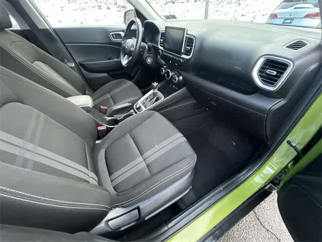 Thumbnail: 2023 Hyundai Venue - 17