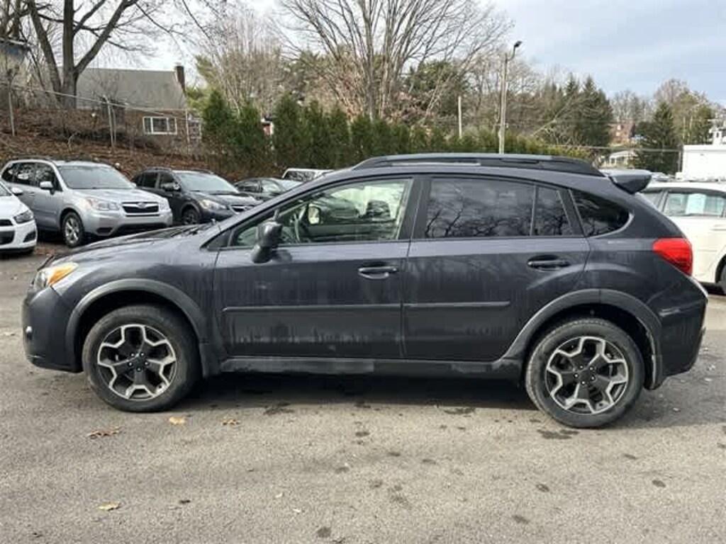 Used 2013 Subaru XV Crosstrek 2.0i Limited w/Moonroof/Nav SUV