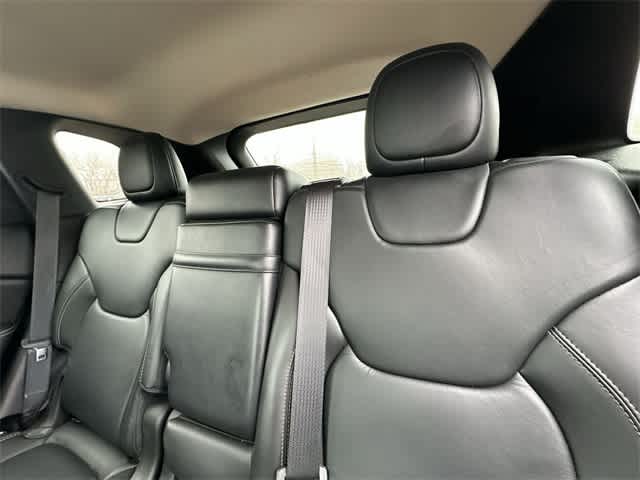 Thumbnail: 2016 Jeep Cherokee - 17