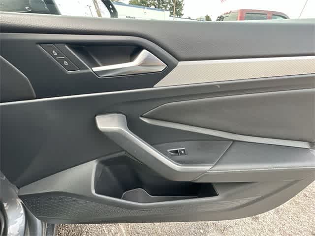 Thumbnail: 2024 Volkswagen Jetta - 18