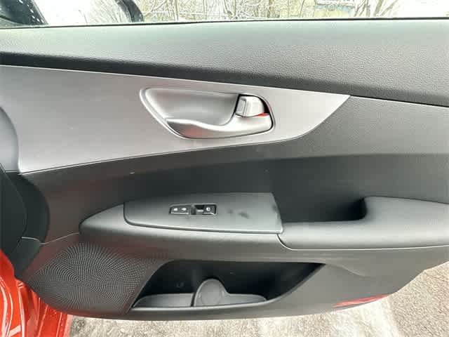 Thumbnail: 2023 Kia Forte - 21