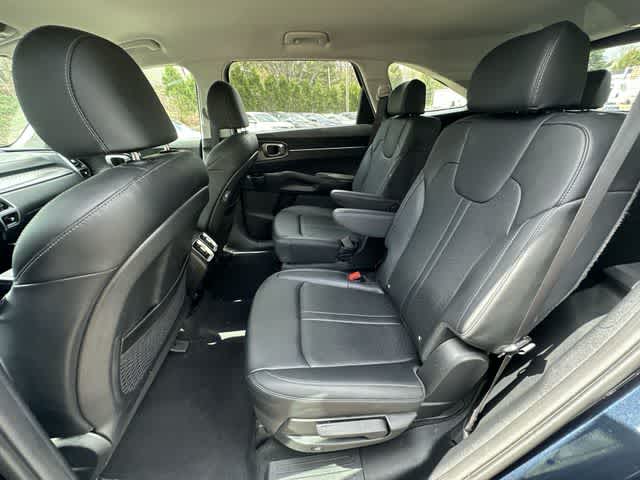 Thumbnail: 2023 Kia Sorento - 19