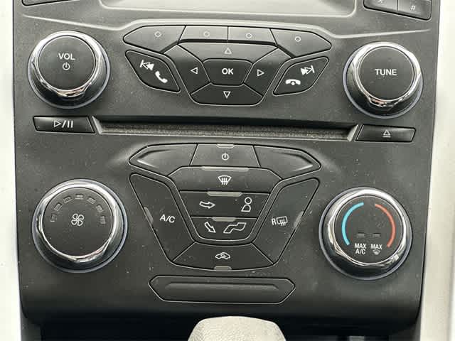 Thumbnail: 2015 Ford Fusion - 13