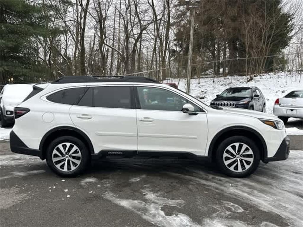 Used 2022 Subaru Outback Premium SUV