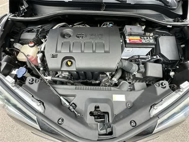 Thumbnail: 2018 Toyota C-HR - 24