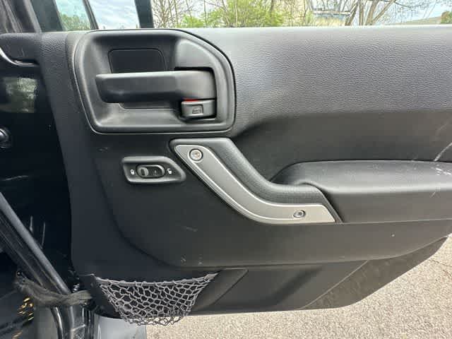 Thumbnail: 2016 Jeep Wrangler - 17