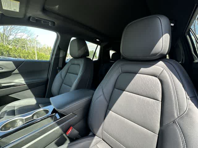 Thumbnail: 2025 Chevrolet Equinox - 18