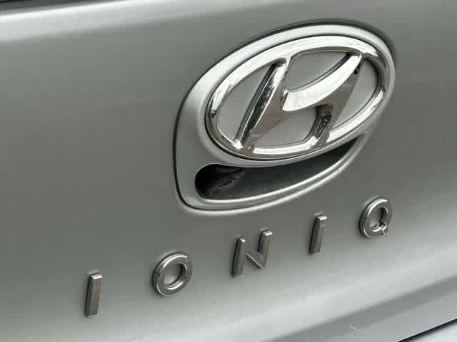 Thumbnail: 2022 Hyundai Ioniq - 24