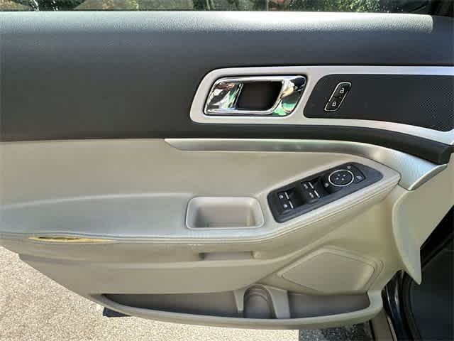 Thumbnail: 2013 Ford Explorer - 18
