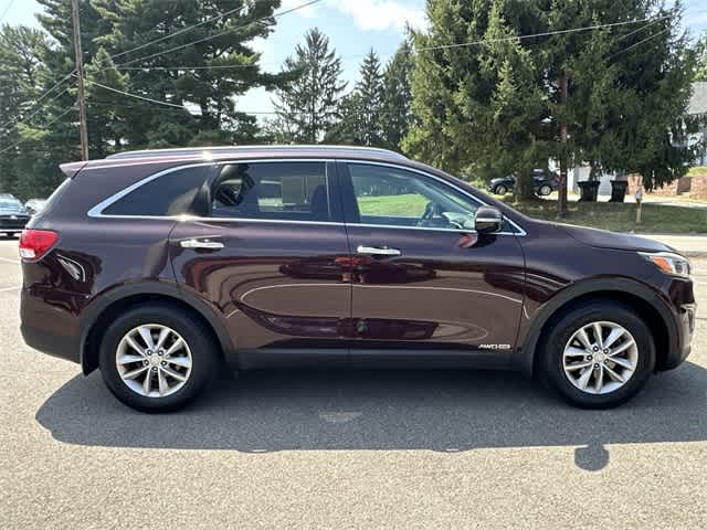 Thumbnail: 2016 Kia Sorento - 3