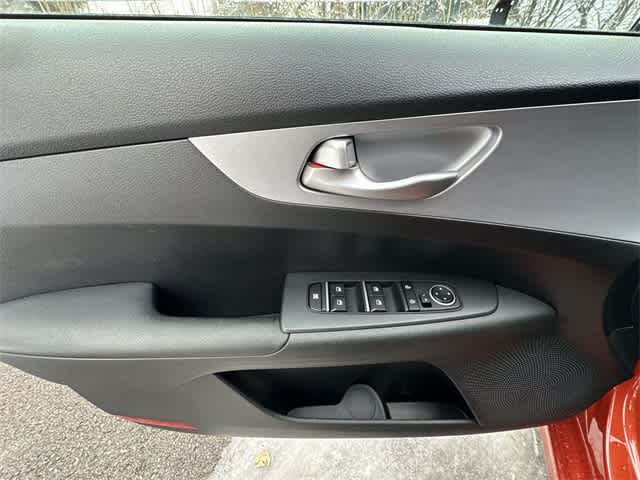 Thumbnail: 2023 Kia Forte - 16