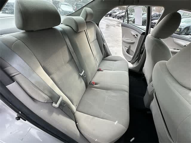 Thumbnail: 2013 Toyota Corolla - 17