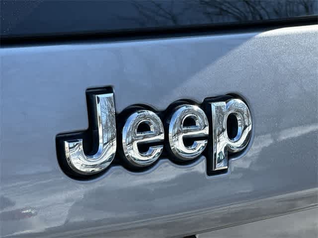 Thumbnail: 2019 Jeep Cherokee - 18