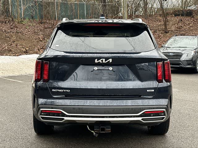 Thumbnail: 2023 Kia Sorento - 4