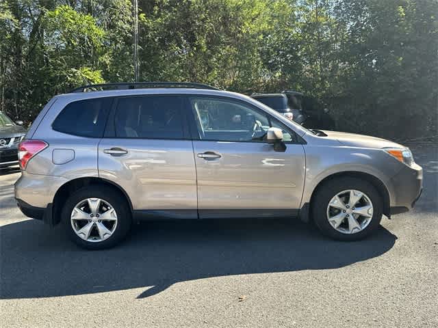 2015 Subaru Forester 2.5i Premium photo 3