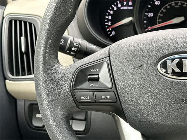 2013 Kia Rio LX 8