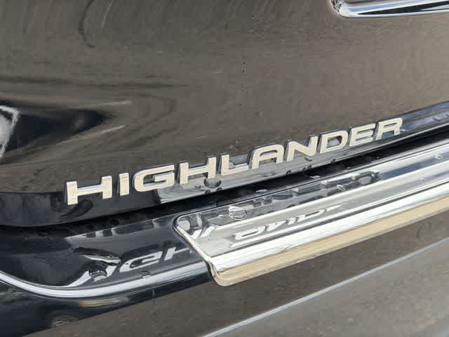 Thumbnail: 2023 Toyota Highlander - 31