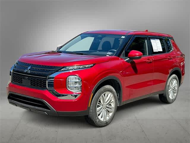 Thumbnail: 2022 Mitsubishi Outlander - 1