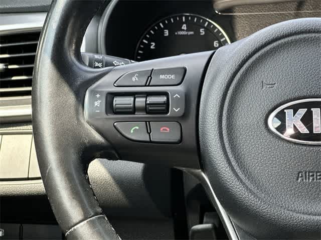 Thumbnail: 2016 Kia Sorento - 8