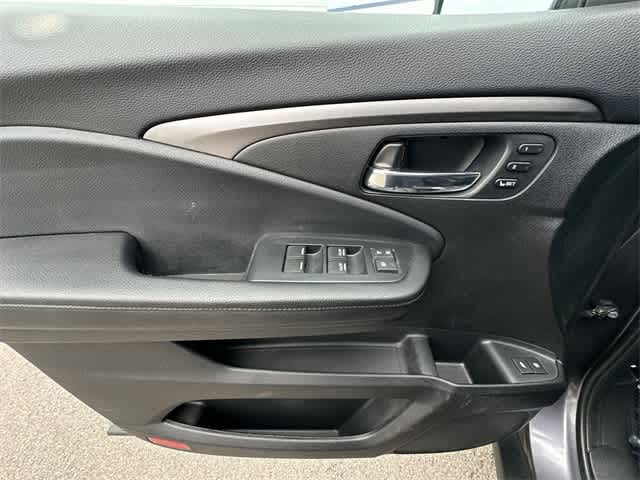 Thumbnail: 2022 Honda Pilot - 18