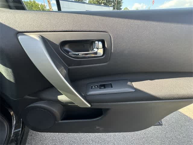 Thumbnail: 2012 Nissan Rogue - 22