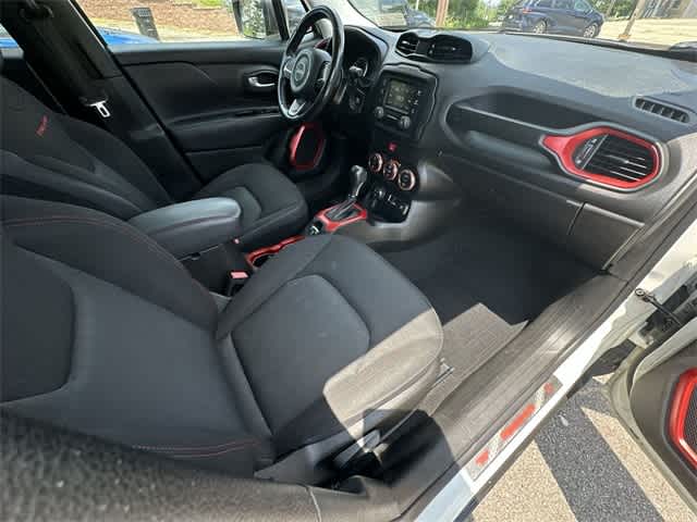 Thumbnail: 2017 Jeep Renegade - 20