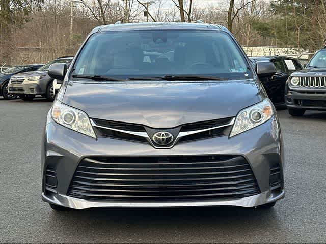 Thumbnail: 2020 Toyota Sienna - 27