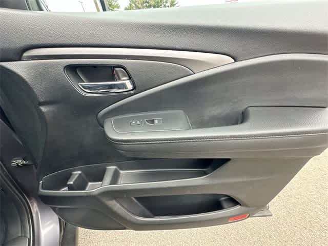 Thumbnail: 2022 Honda Pilot - 23