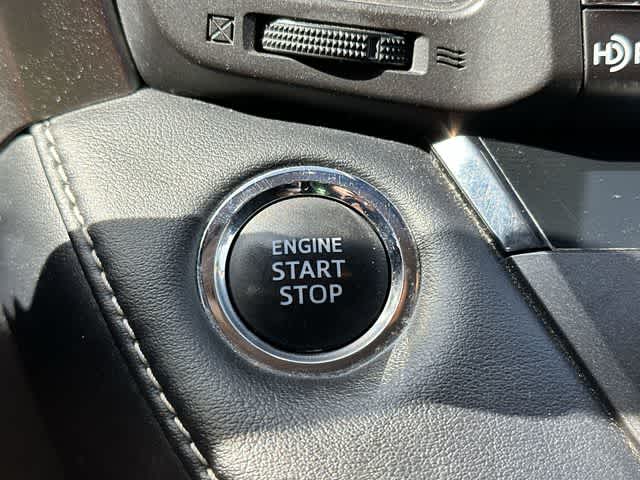 Thumbnail: 2018 Toyota RAV4 - 11